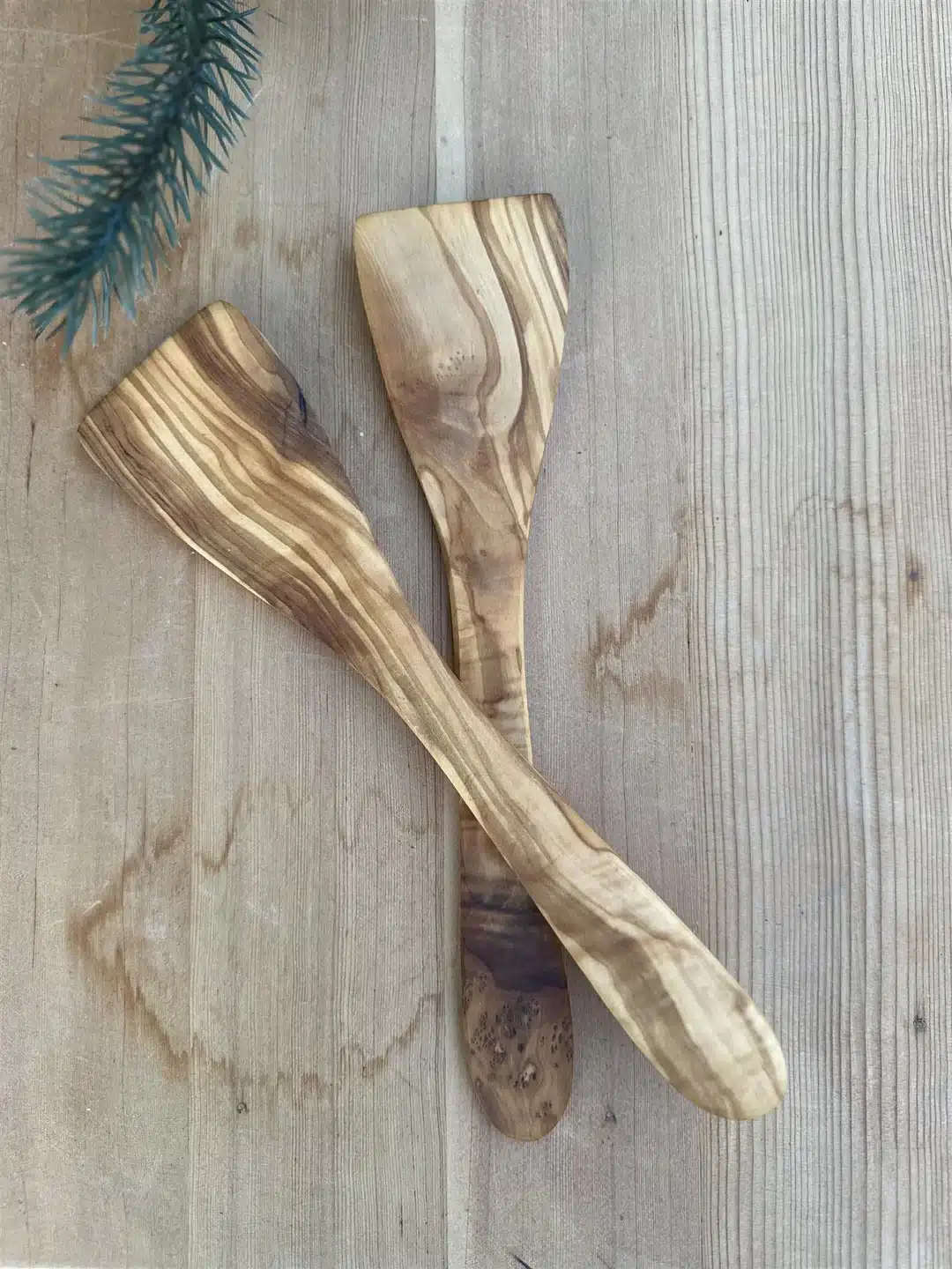 Kjøkkenredskap i oliventre